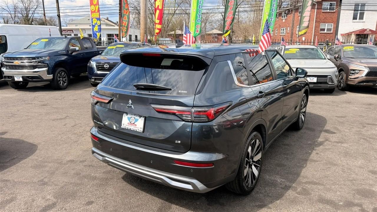 Mitsubishi Outlander SE 4WD 2025