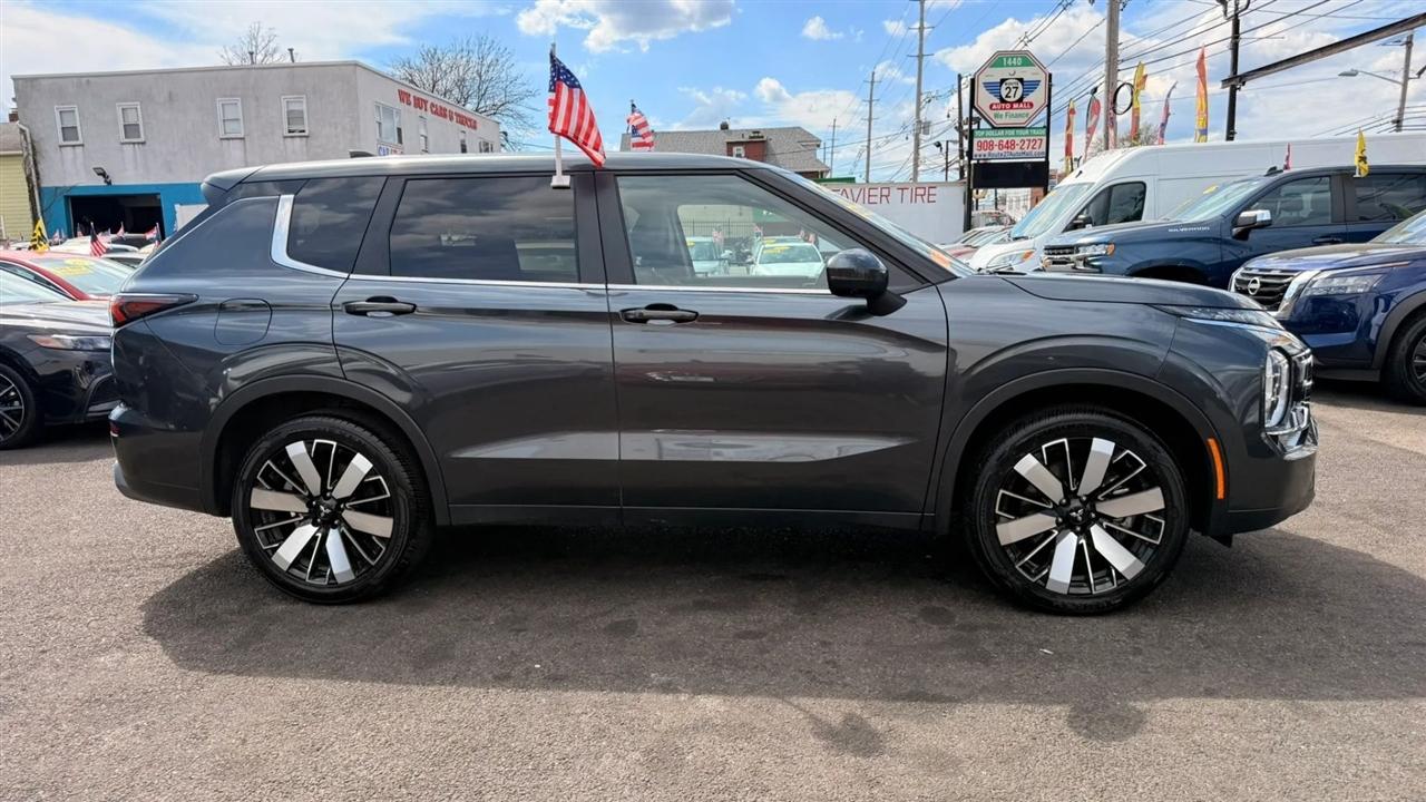 Mitsubishi Outlander SE 4WD 2025