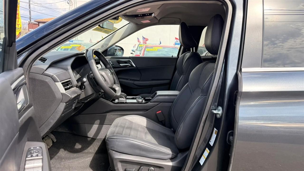 Mitsubishi Outlander SE 4WD 2025