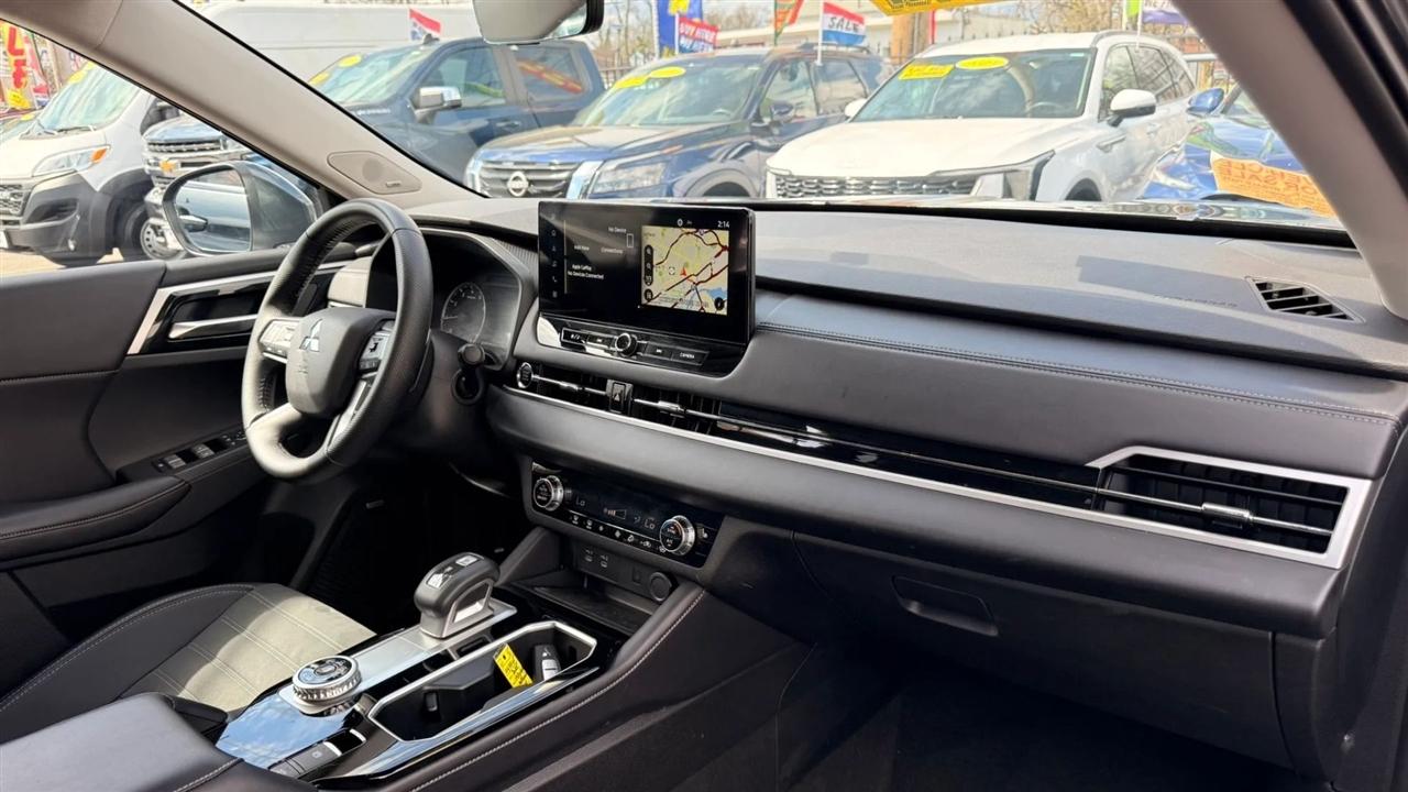 Mitsubishi Outlander SE 4WD 2025