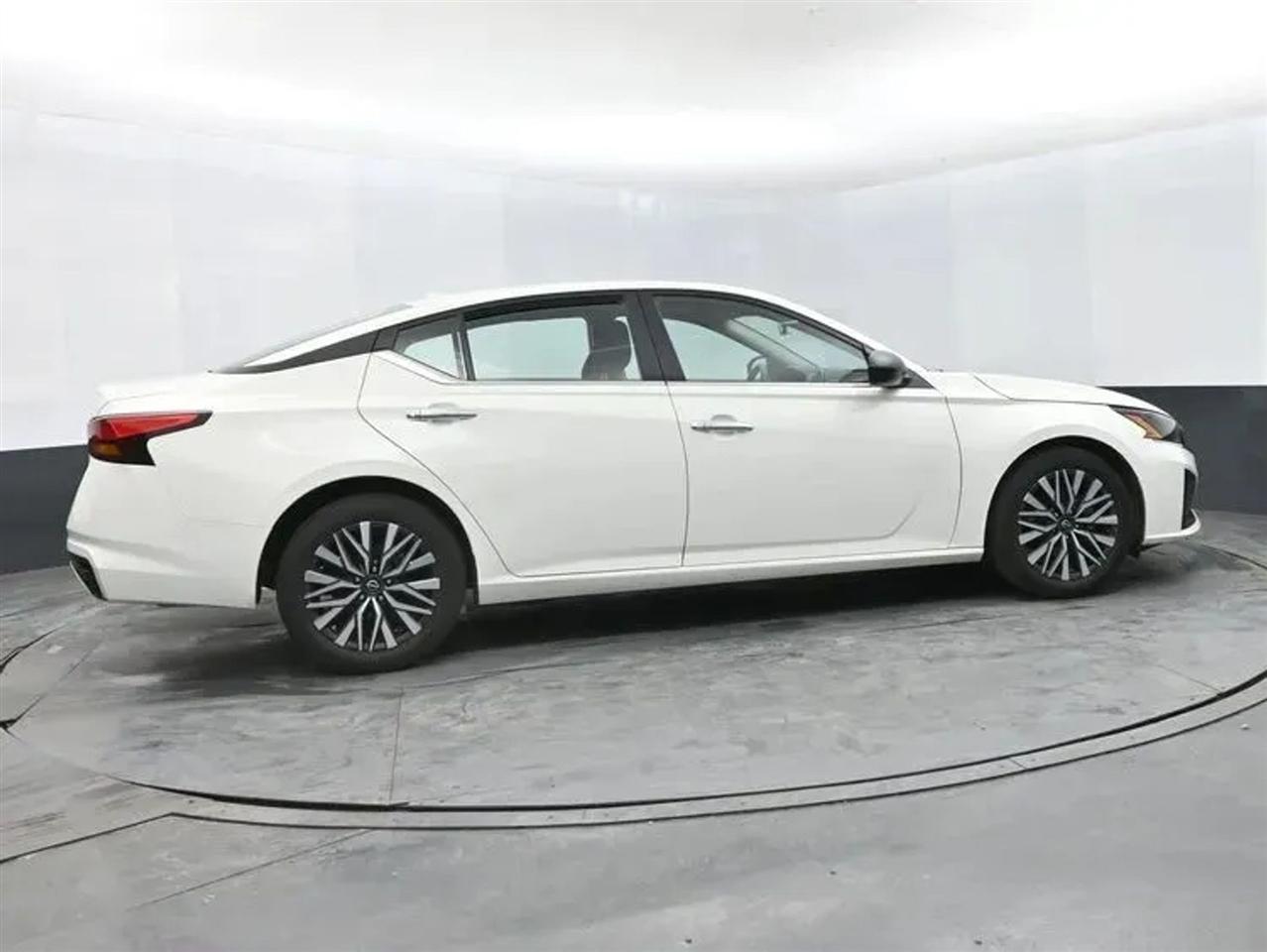 Nissan Altima 2.5 SV 2025