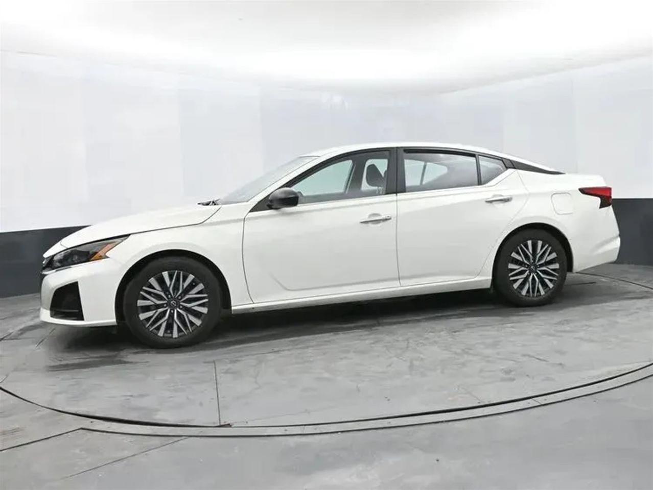 Nissan Altima 2.5 SV 2025