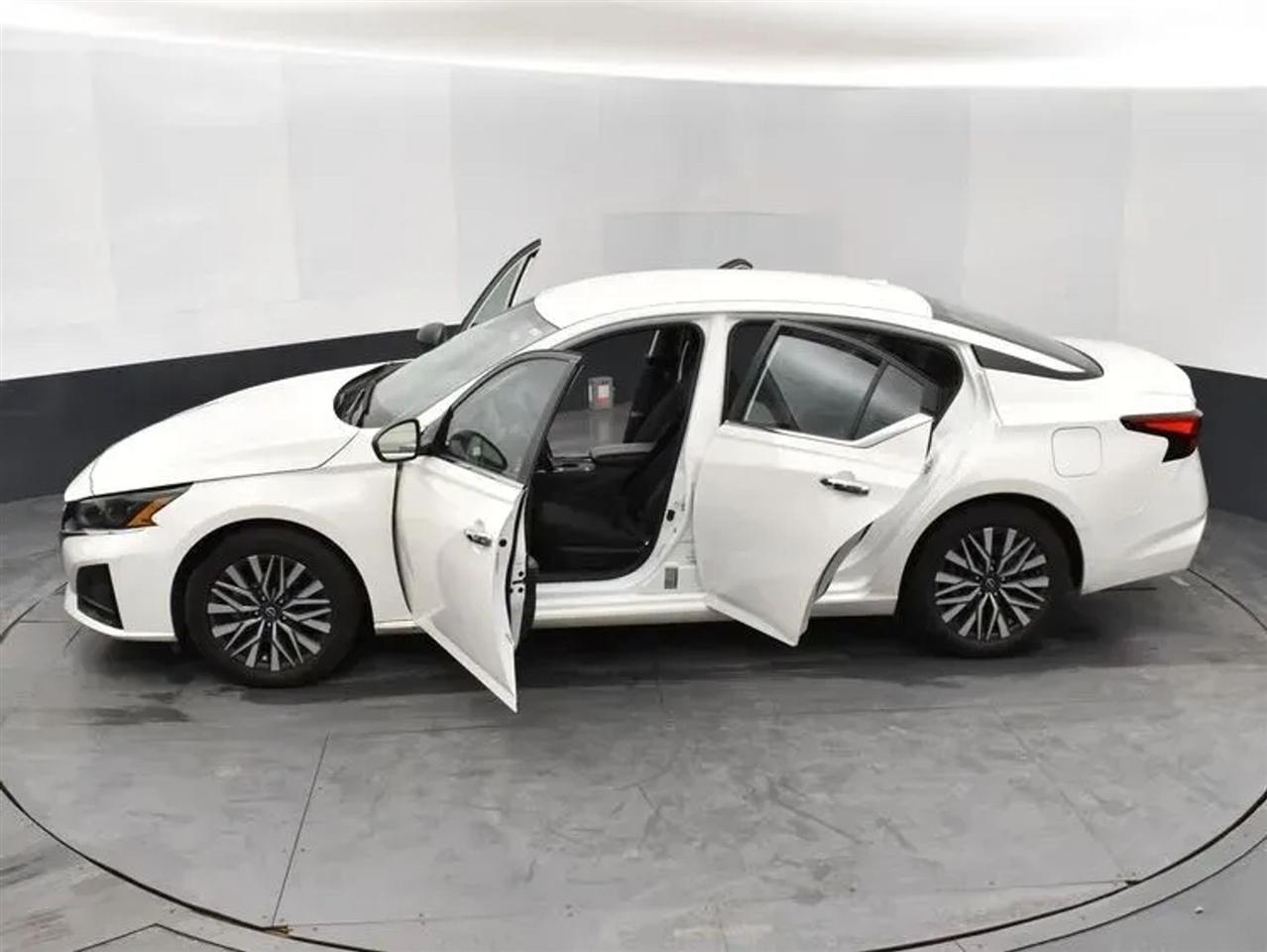 Nissan Altima 2.5 SV 2025