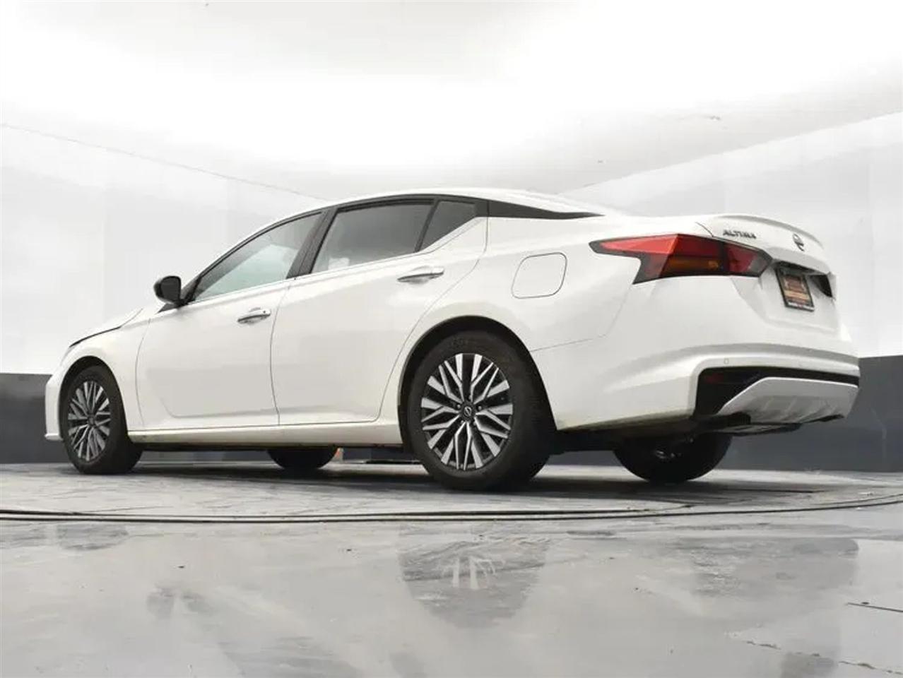 Nissan Altima 2.5 SV 2025