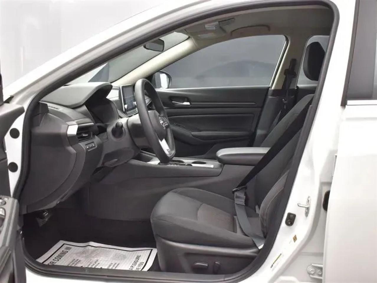 Nissan Altima 2.5 SV 2025