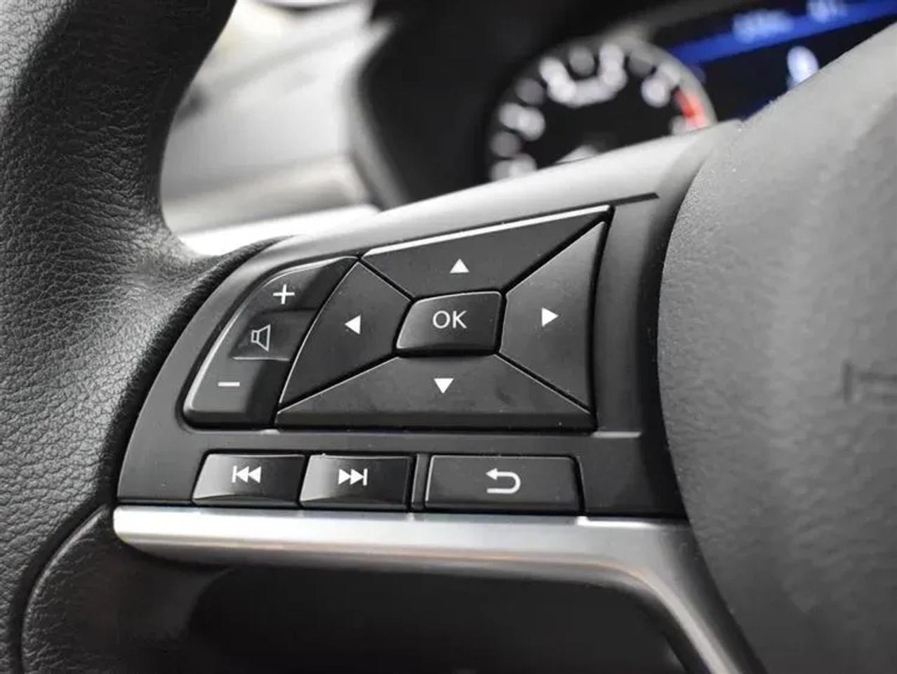 Nissan Altima 2.5 SV 2025