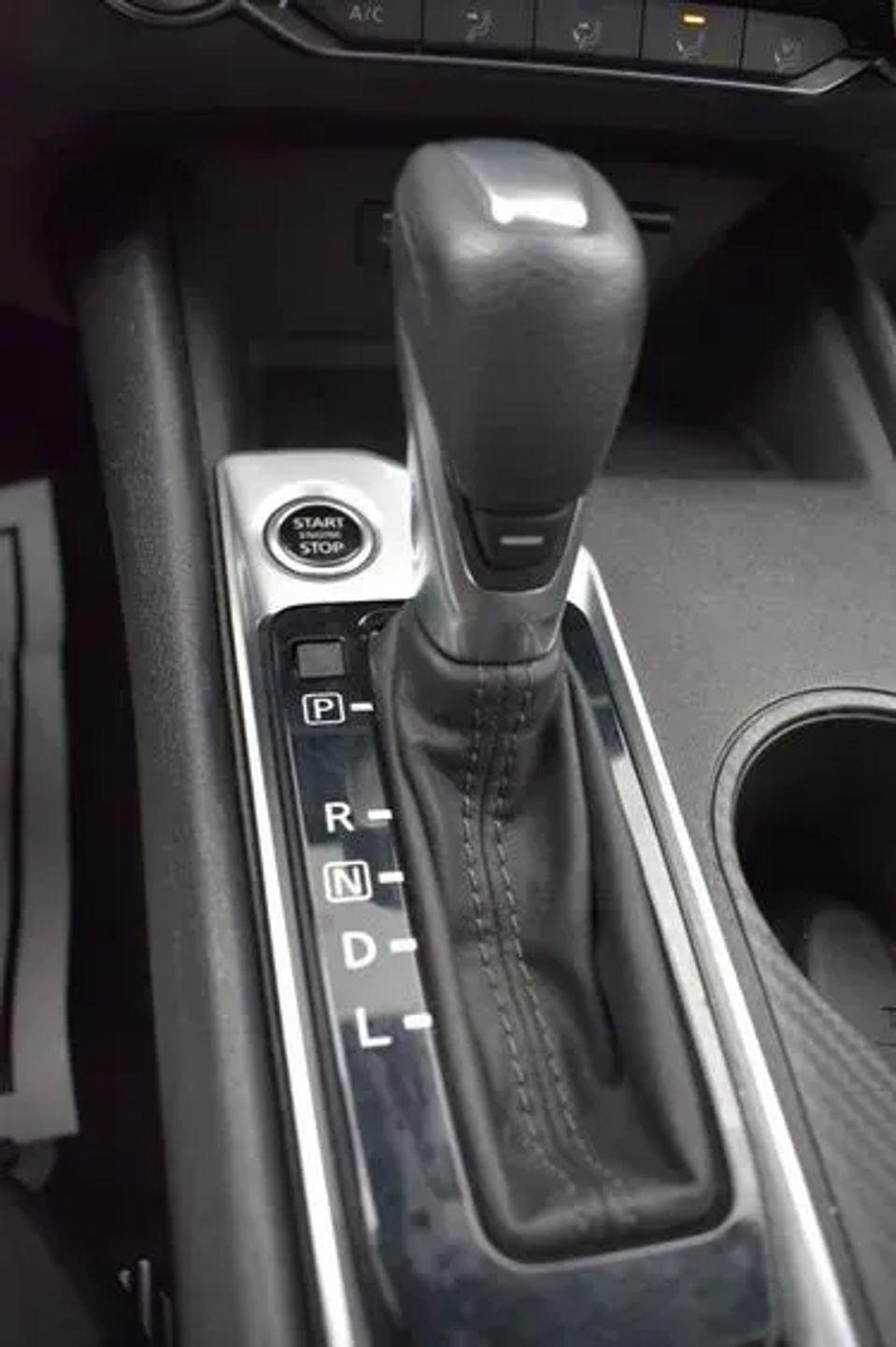 Nissan Altima 2.5 SV 2025