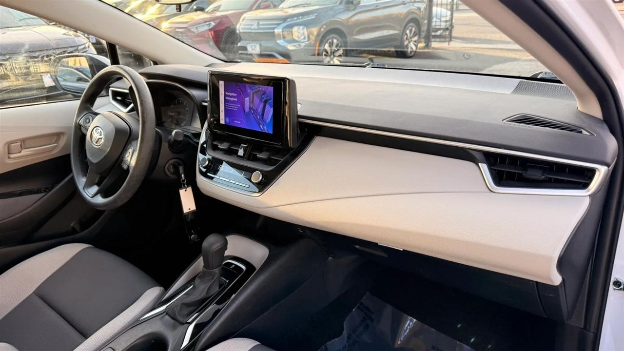 Toyota Corolla LE 2023