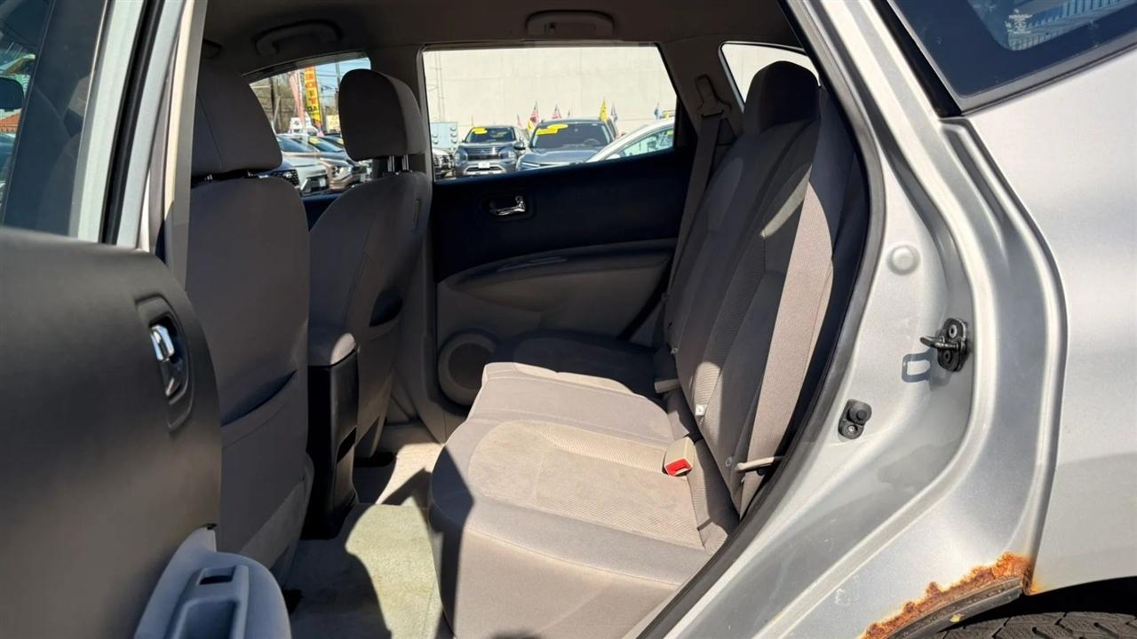 Nissan Rogue S AWD 2013