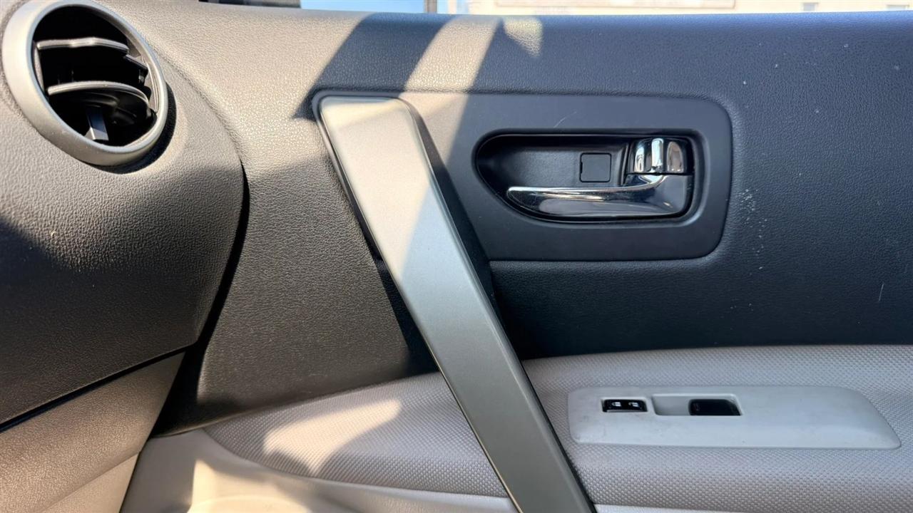 Nissan Rogue S AWD 2013