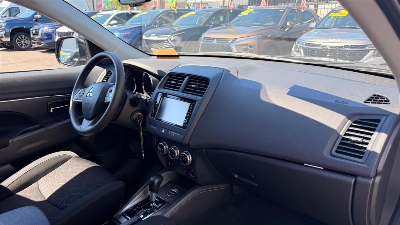 Mitsubishi Outlander Sport 2.0 ES 4WD 2025