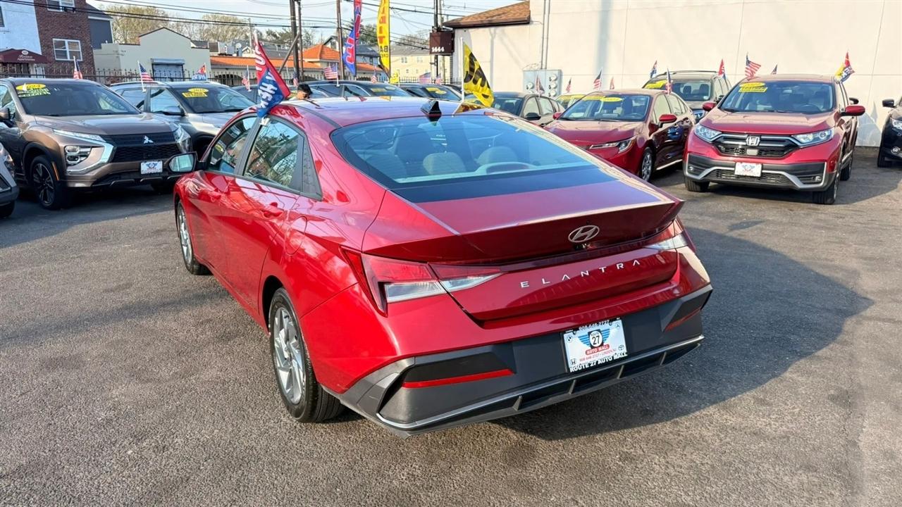 Hyundai Elantra SEL 2024