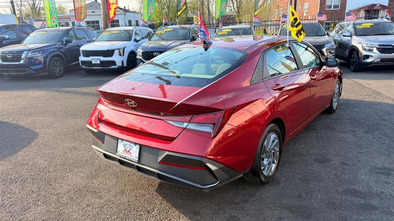 Hyundai Elantra SEL 2024