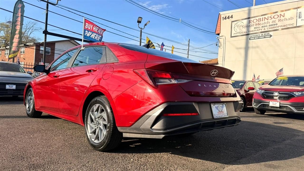 Hyundai Elantra SEL 2024