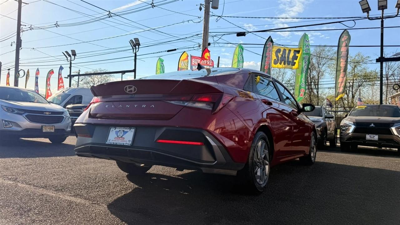 Hyundai Elantra SEL 2024