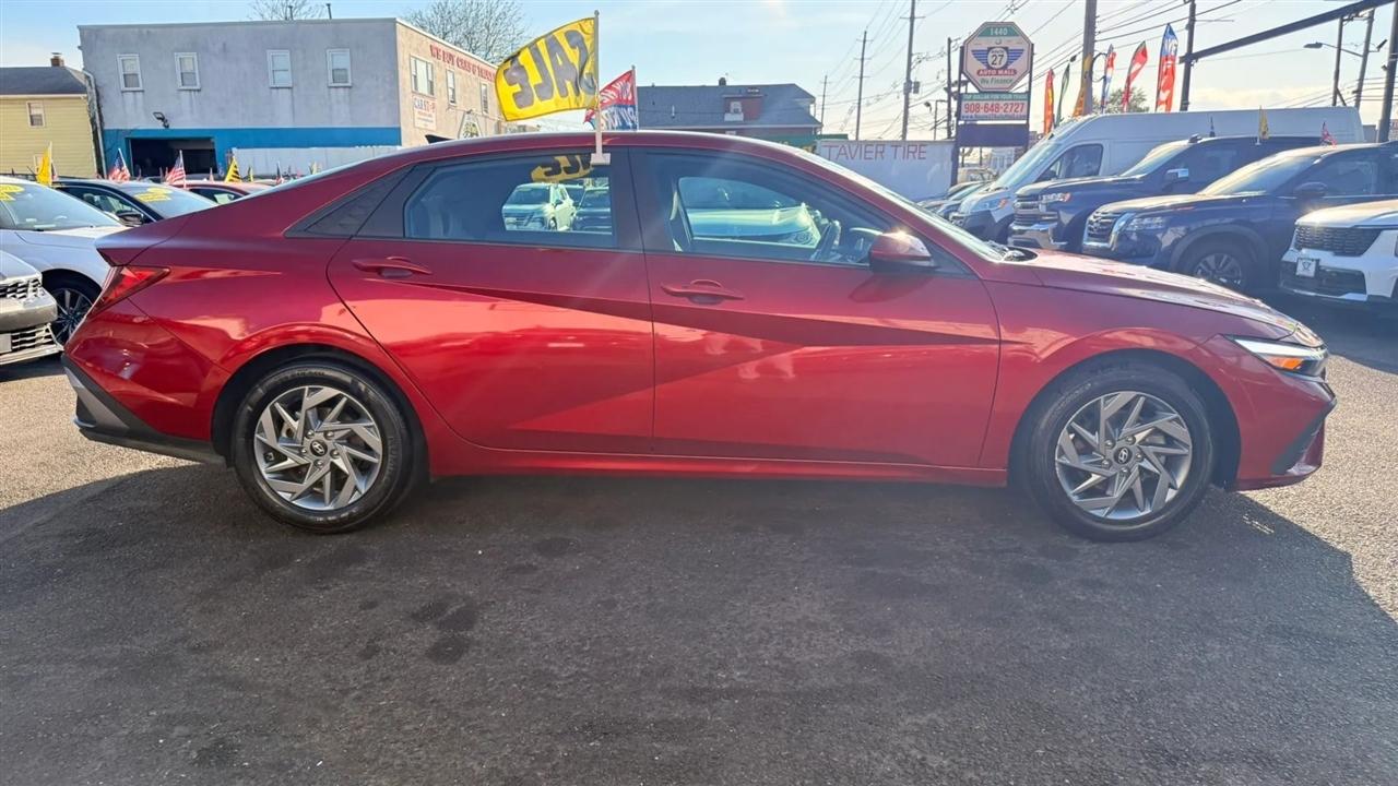 Hyundai Elantra SEL 2024