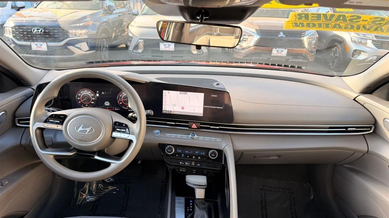 Hyundai Elantra SEL 2024