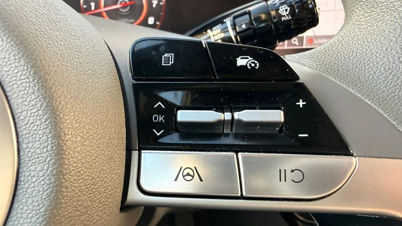 Hyundai Elantra SEL 2024