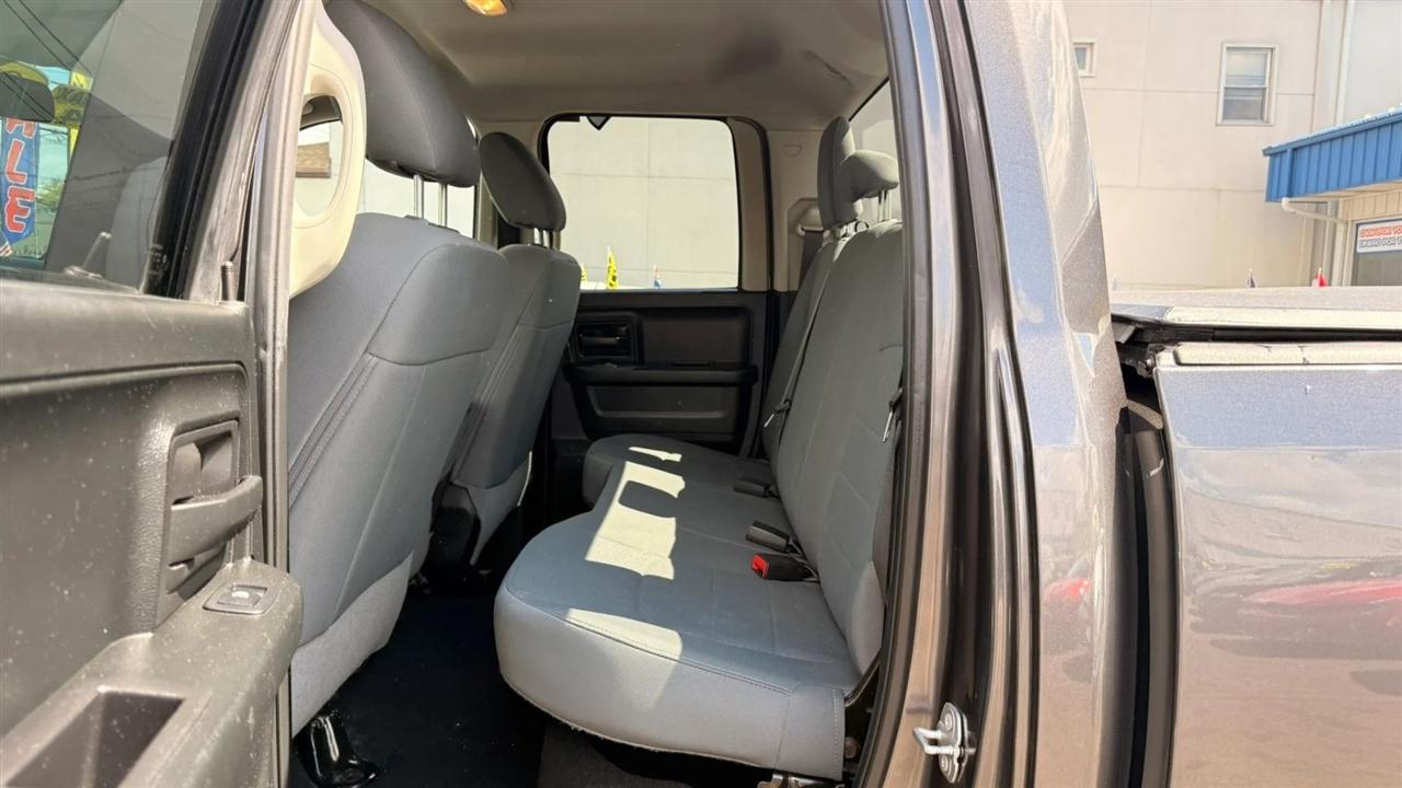 RAM 1500 Tradesman Quad Cab 4WD 2018