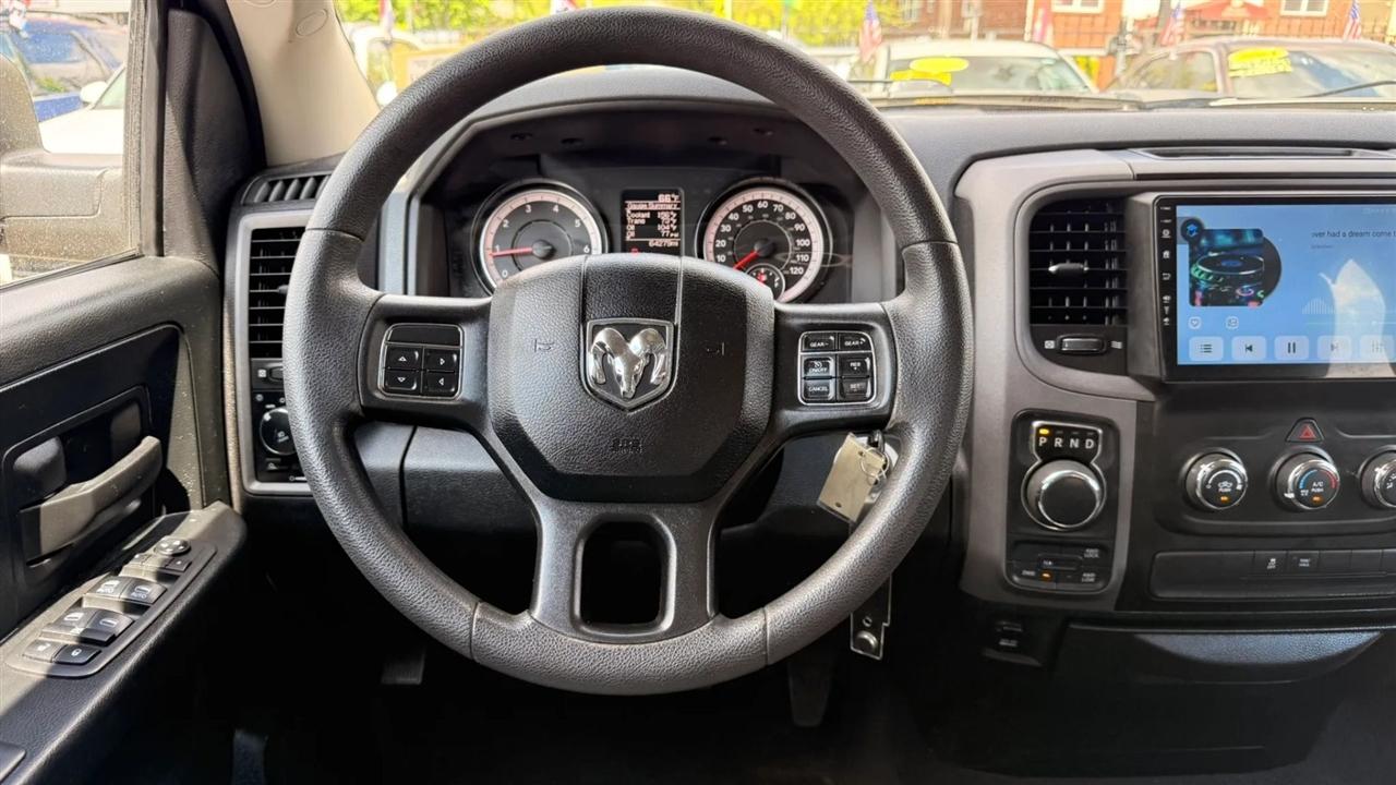 RAM 1500 Tradesman Quad Cab 4WD 2018