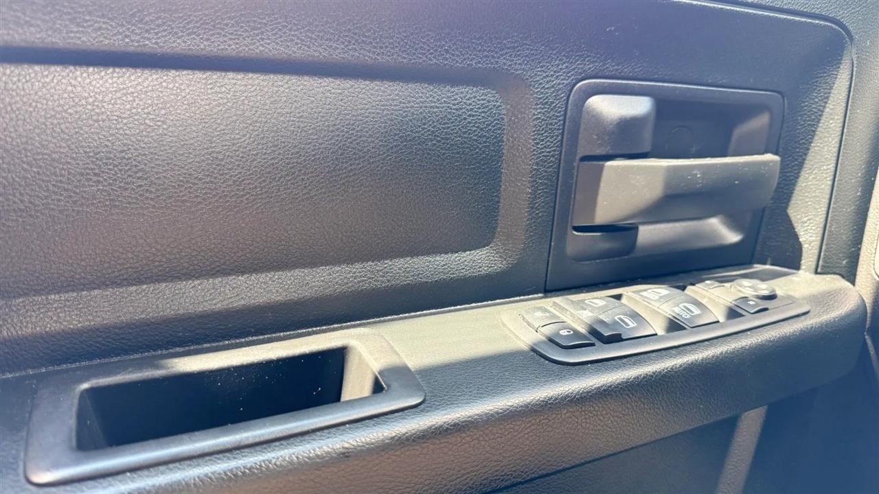 RAM 1500 Tradesman Quad Cab 4WD 2018