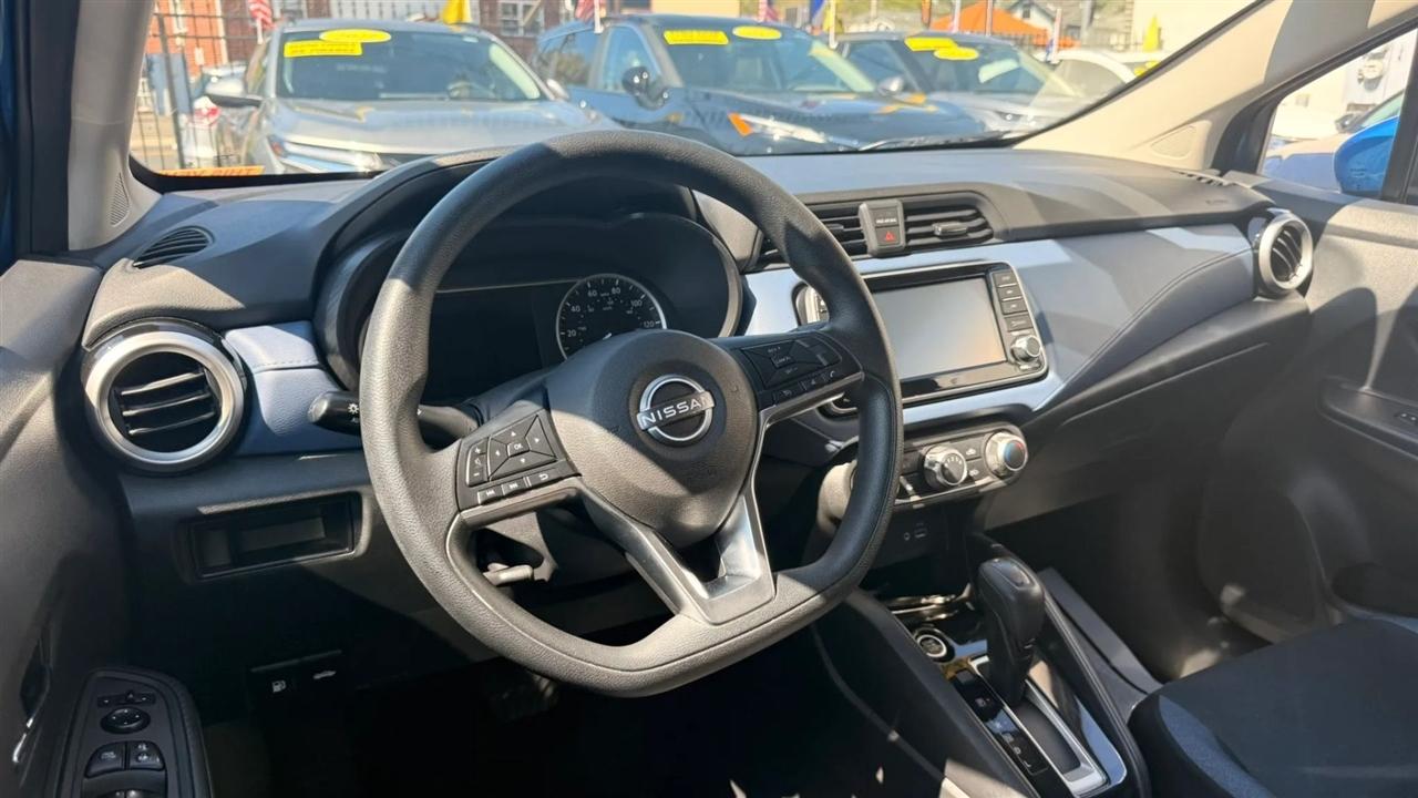 Nissan Versa SV 2023