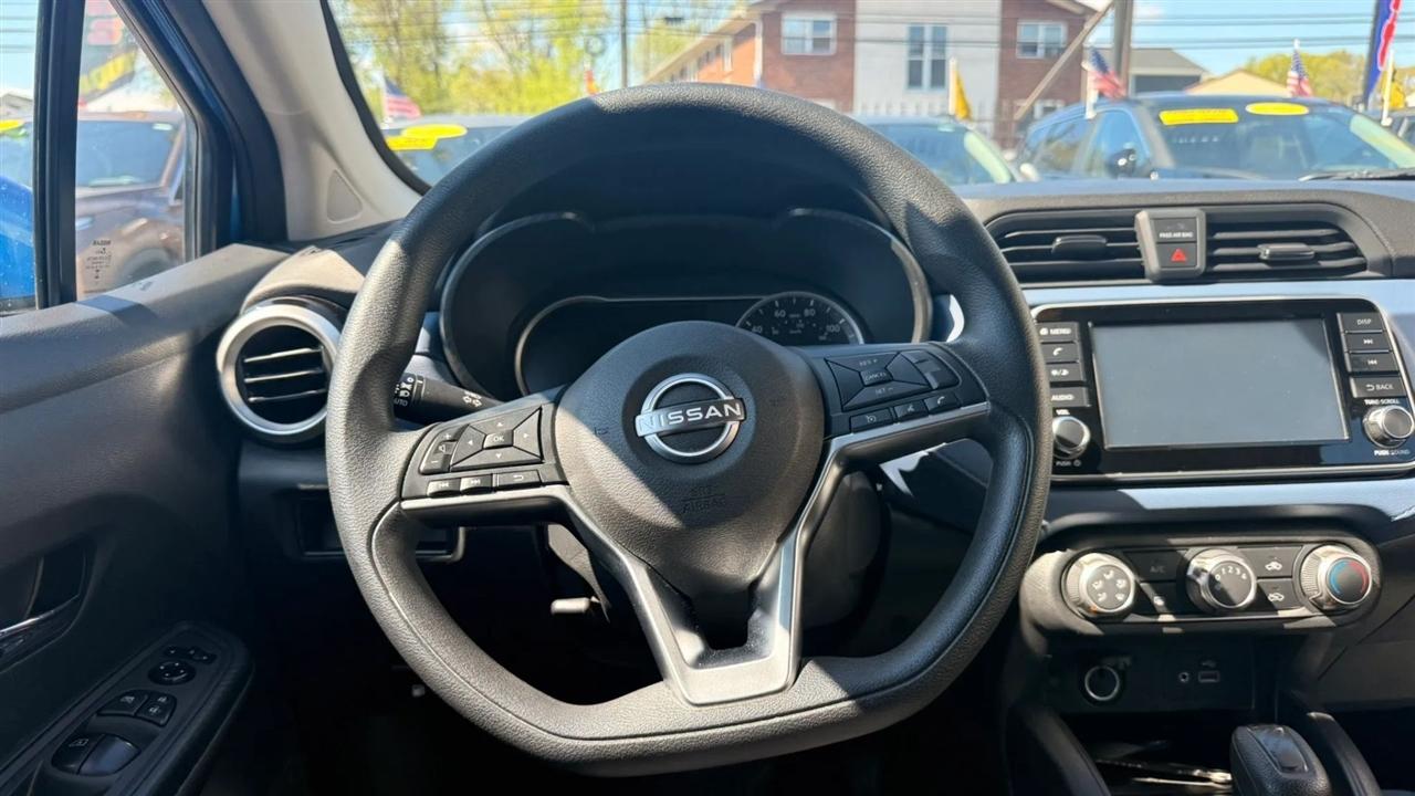 Nissan Versa SV 2023