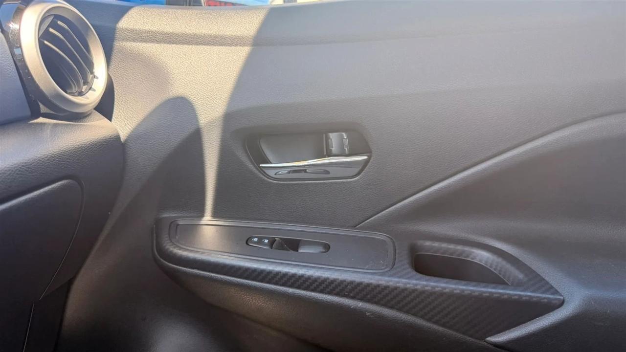 Nissan Versa SV 2023