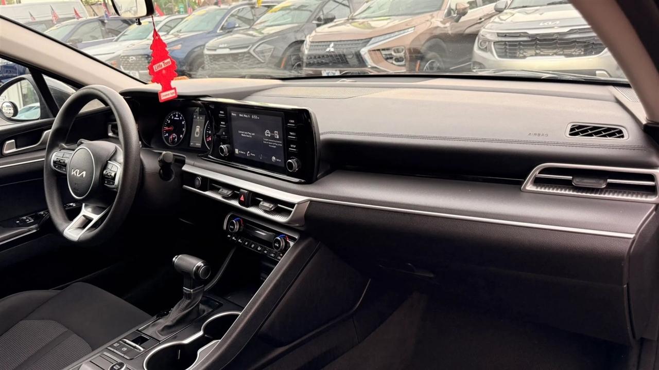 Kia K5 LXS 2023