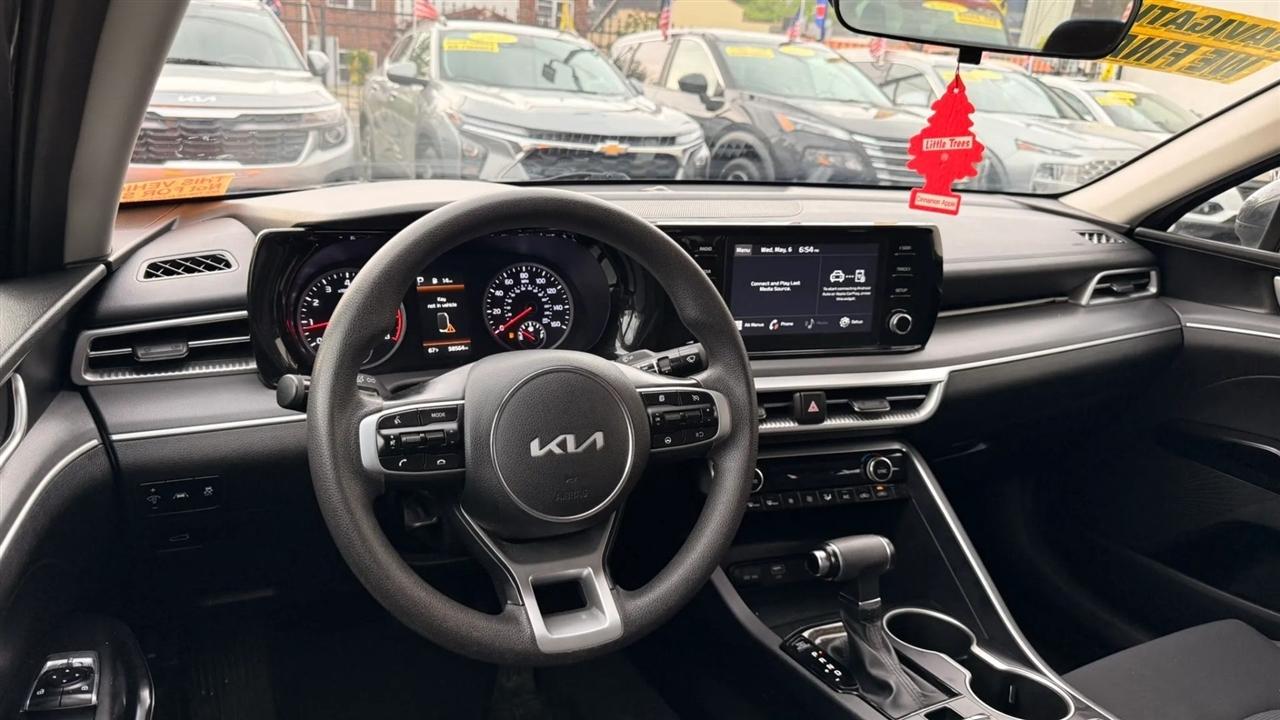 Kia K5 LXS 2023