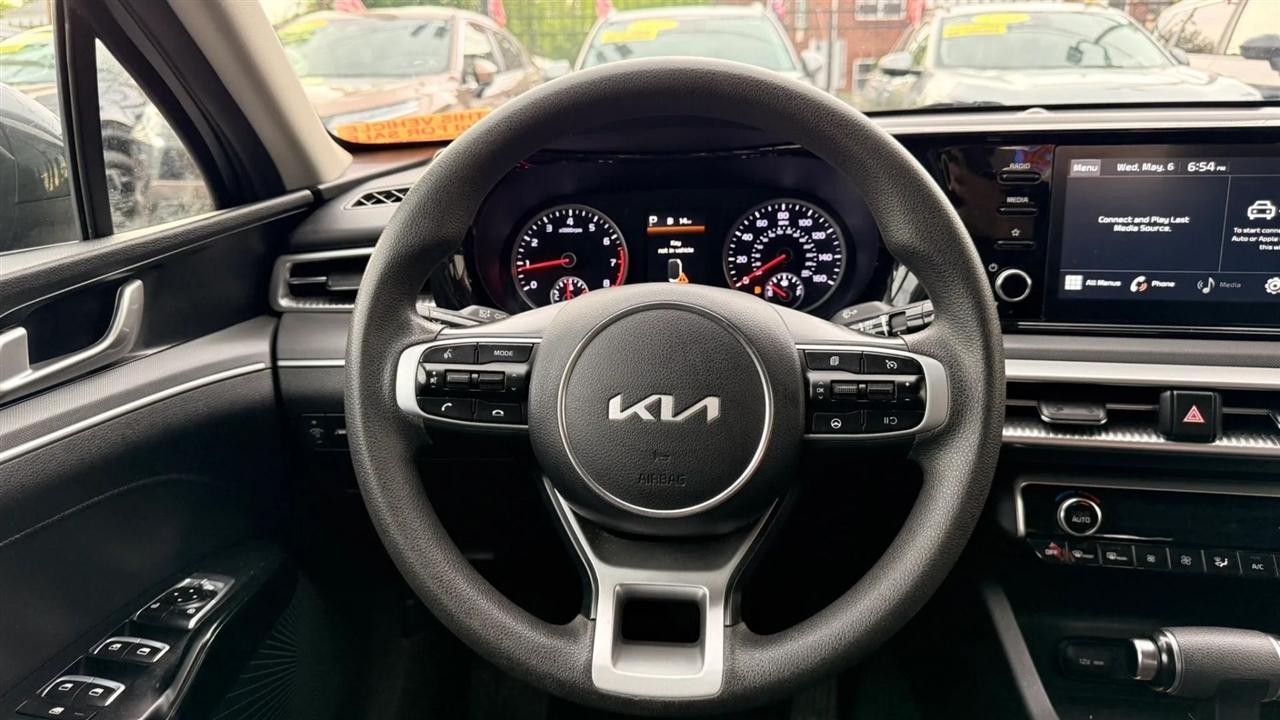 Kia K5 LXS 2023