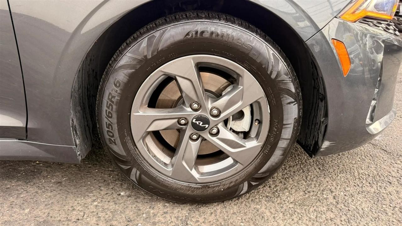 Kia K5 LXS 2023