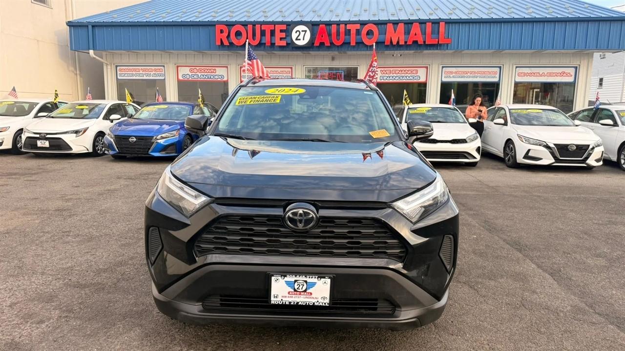 Toyota RAV4 XLE 2024