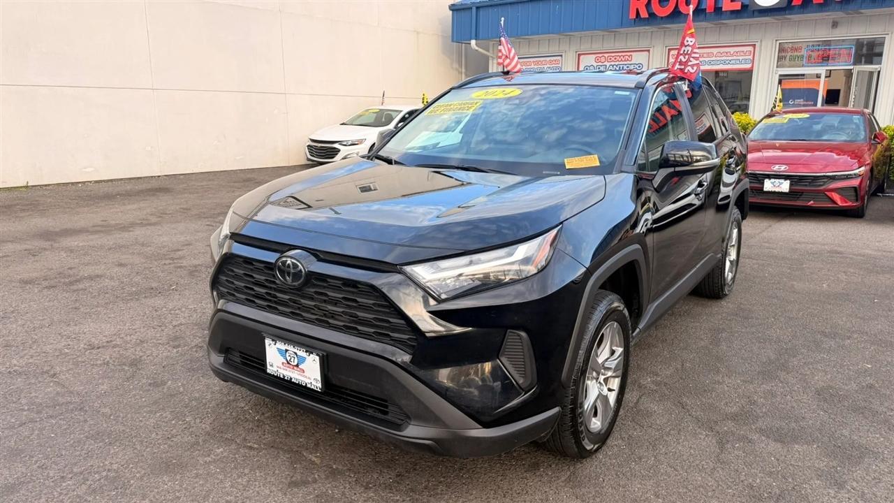 Toyota RAV4 XLE 2024