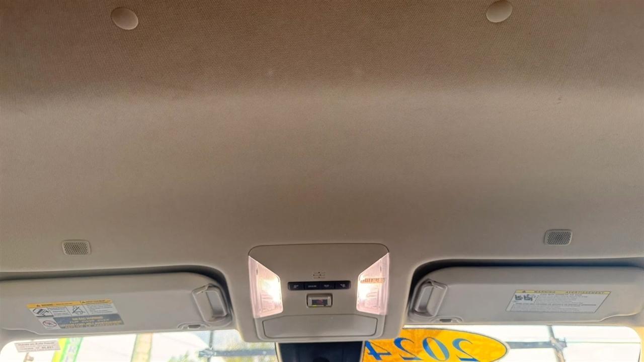 Toyota RAV4 XLE 2024