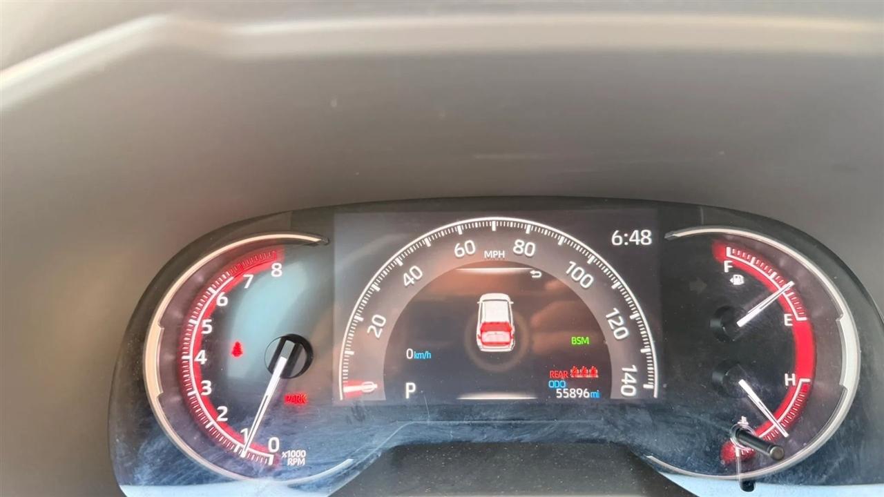 Toyota RAV4 XLE 2024