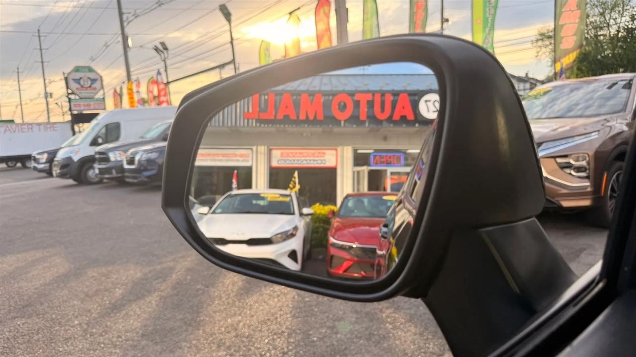 Toyota RAV4 XLE 2024