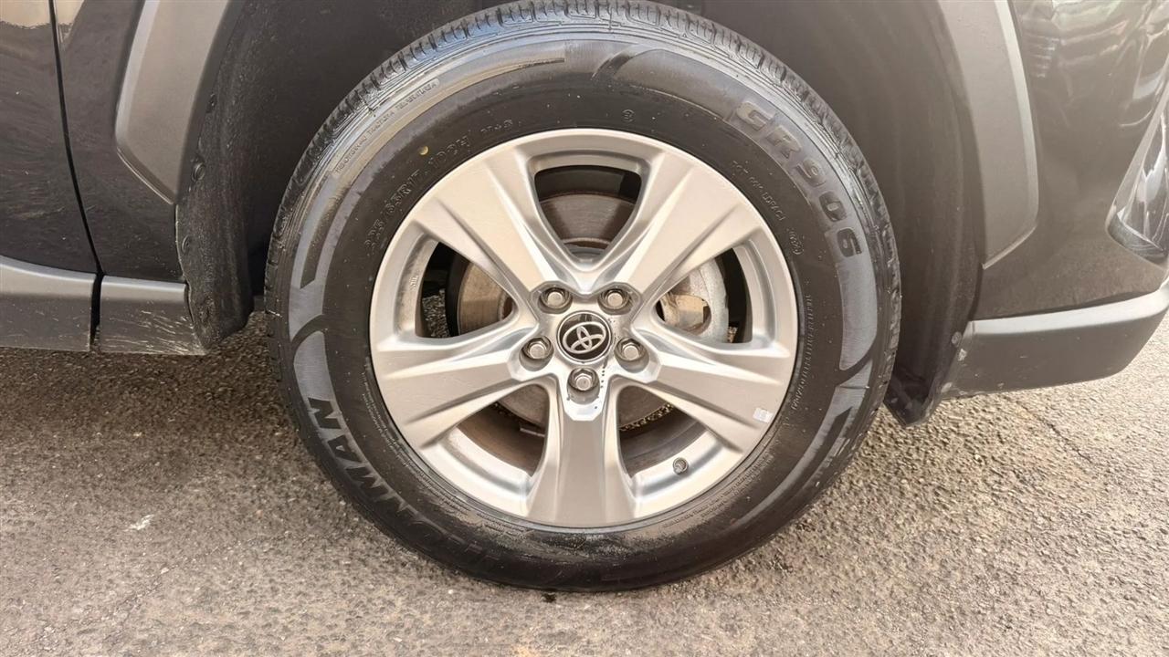 Toyota RAV4 XLE 2024