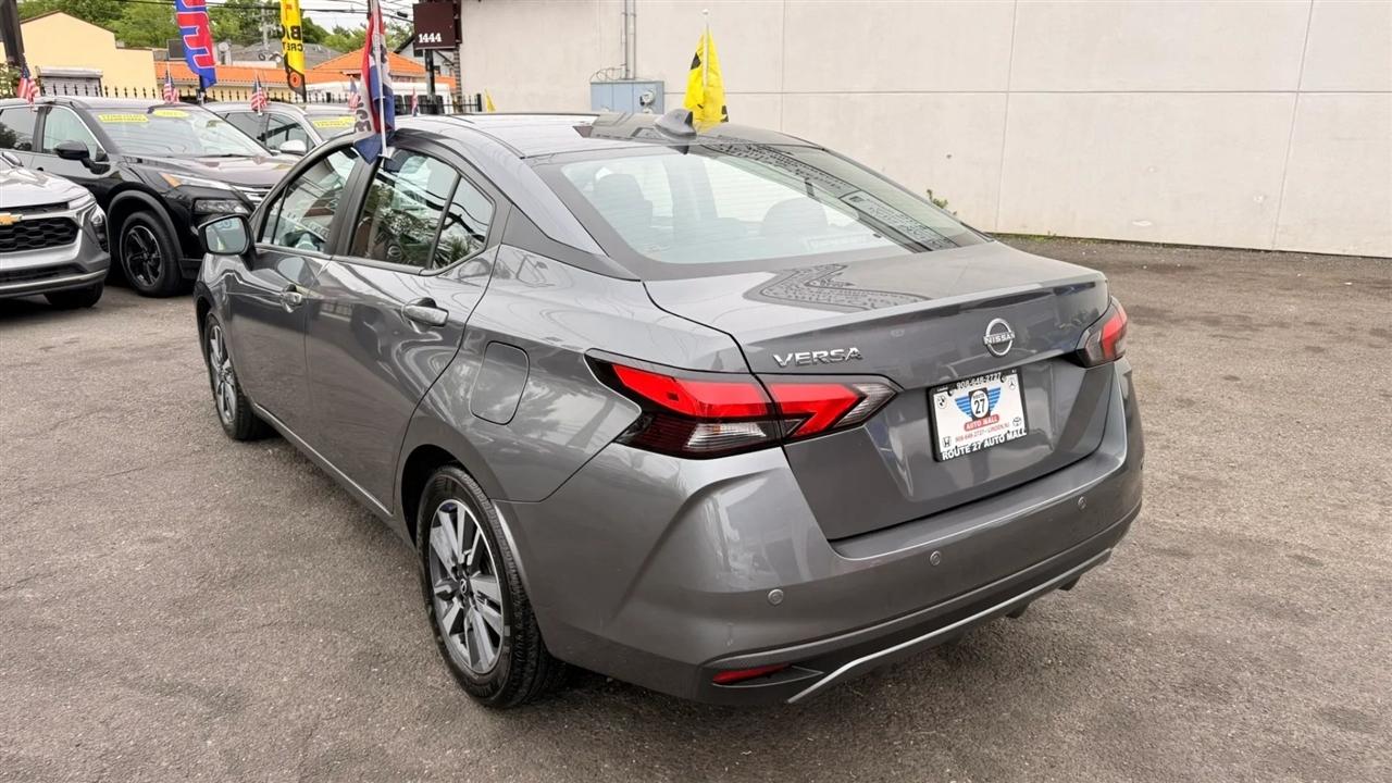 Nissan Versa SV 2025