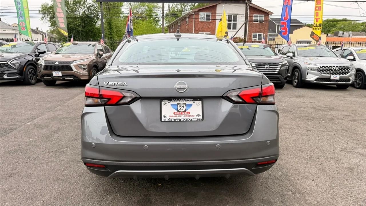 Nissan Versa SV 2025