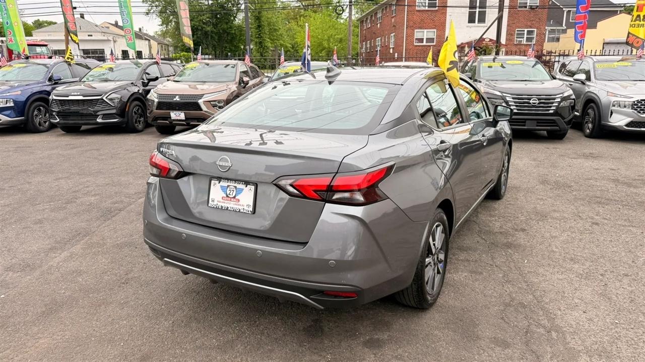 Nissan Versa SV 2025