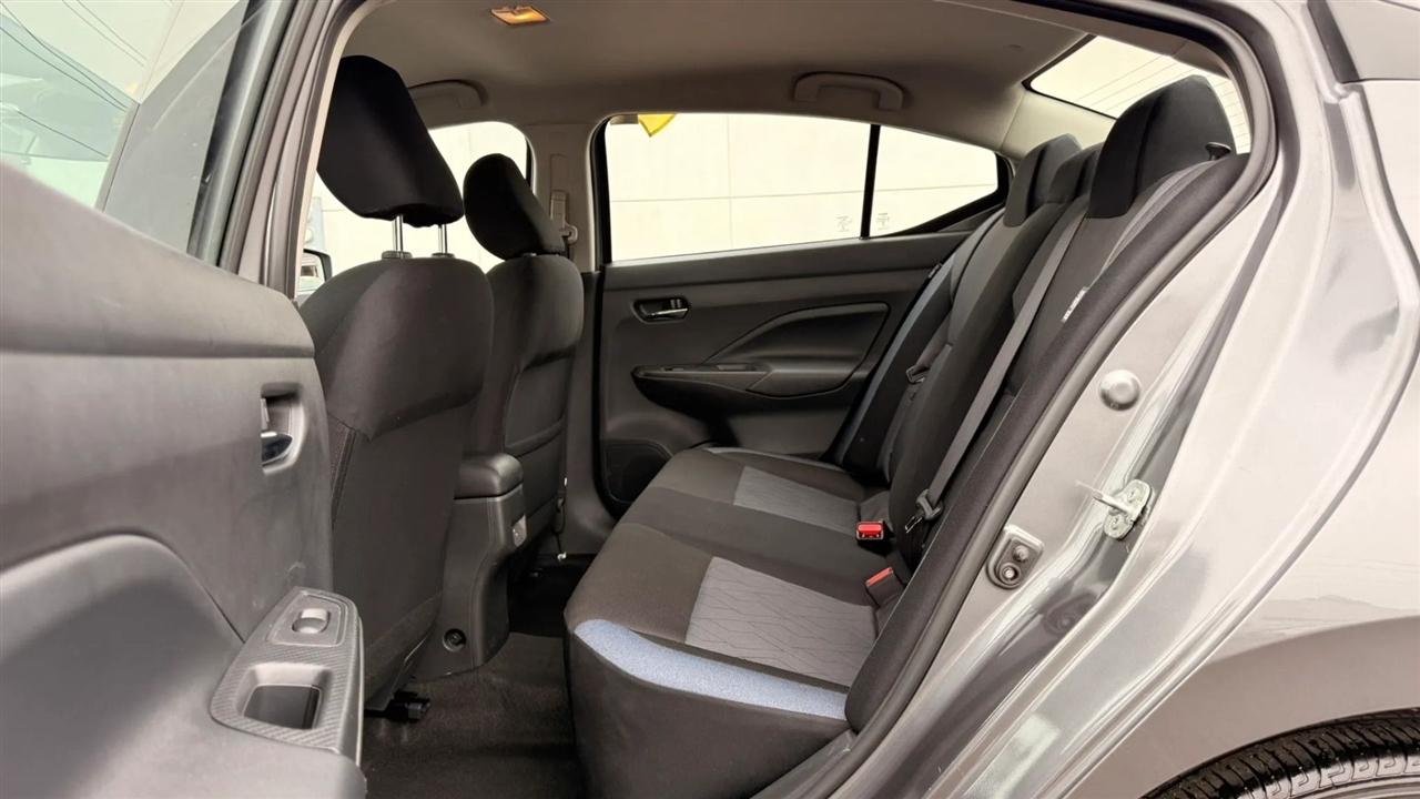Nissan Versa SV 2025