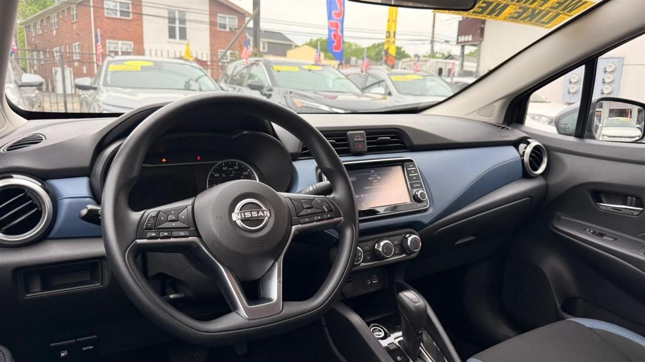 Nissan Versa SV 2025