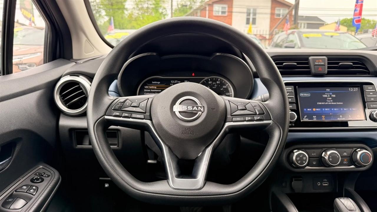 Nissan Versa SV 2025