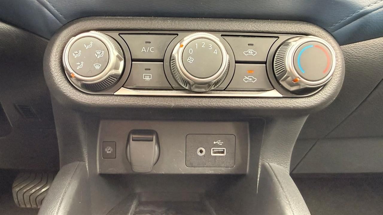 Nissan Versa SV 2025