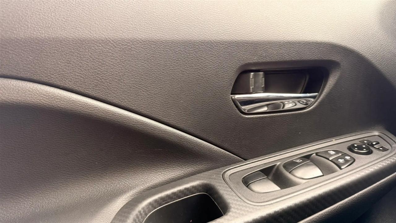 Nissan Versa SV 2025