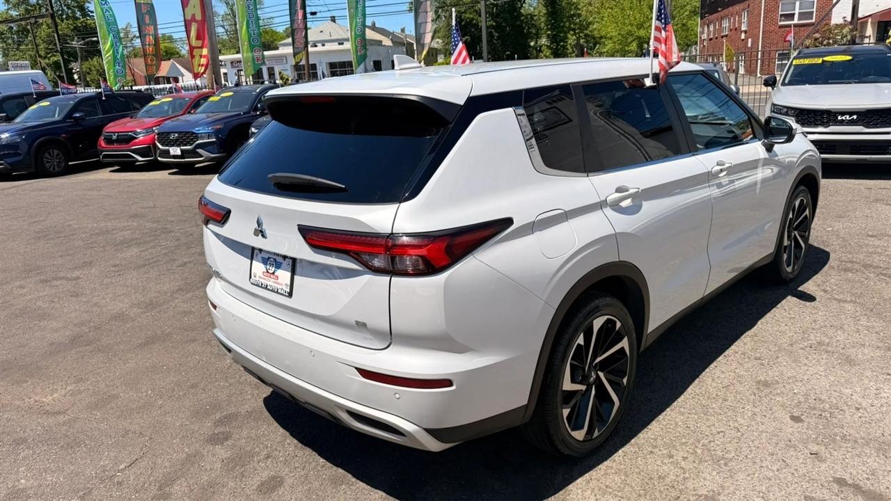 Mitsubishi Outlander SE 2WD 2024