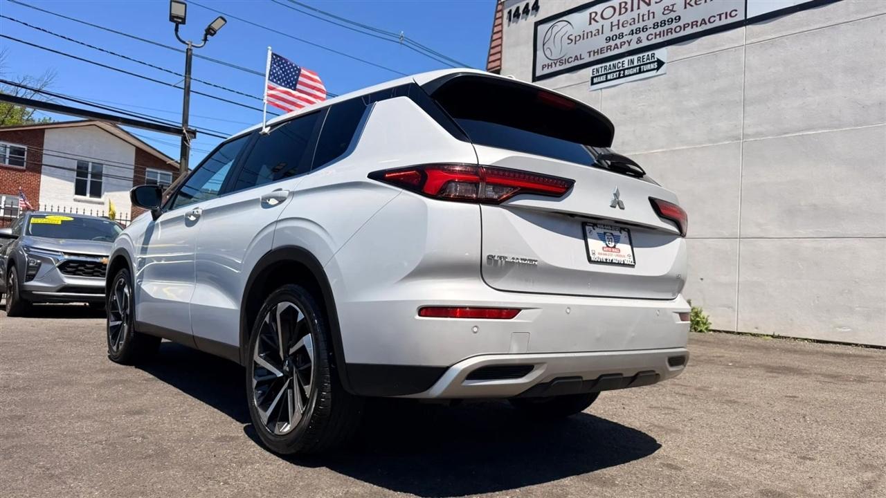 Mitsubishi Outlander SE 2WD 2024