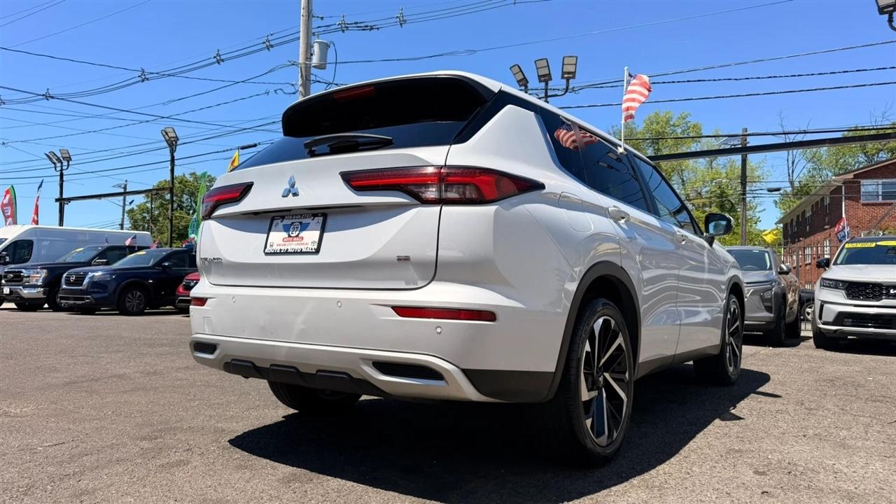 Mitsubishi Outlander SE 2WD 2024