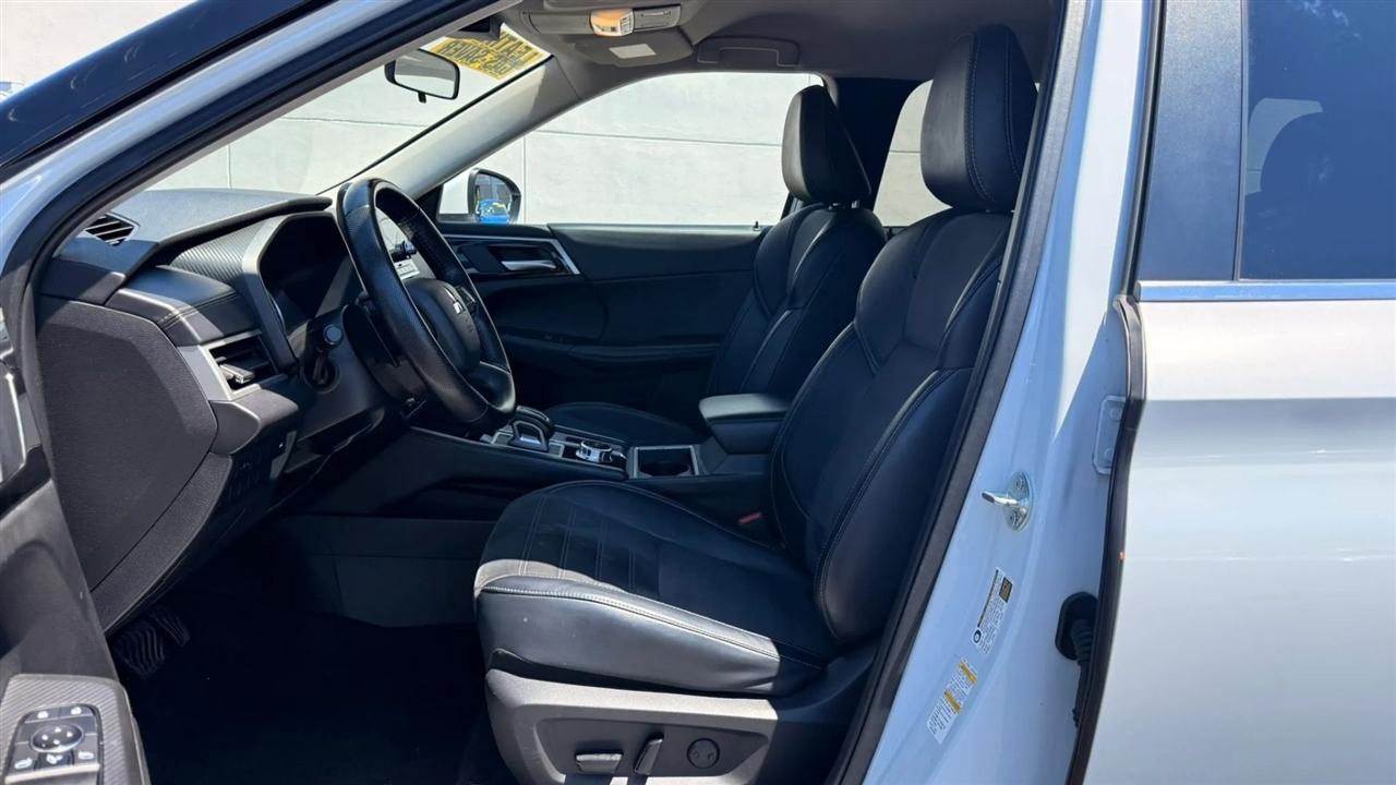 Mitsubishi Outlander SE 2WD 2024